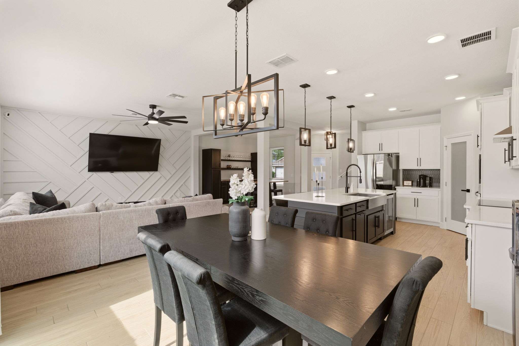 Beautiful, spacious modern home for sale in Sanford, FL area with KGV Realty Group REALTORS. Available Sanford property for sale like this with Kristin Green-Vogt Realty Group.
