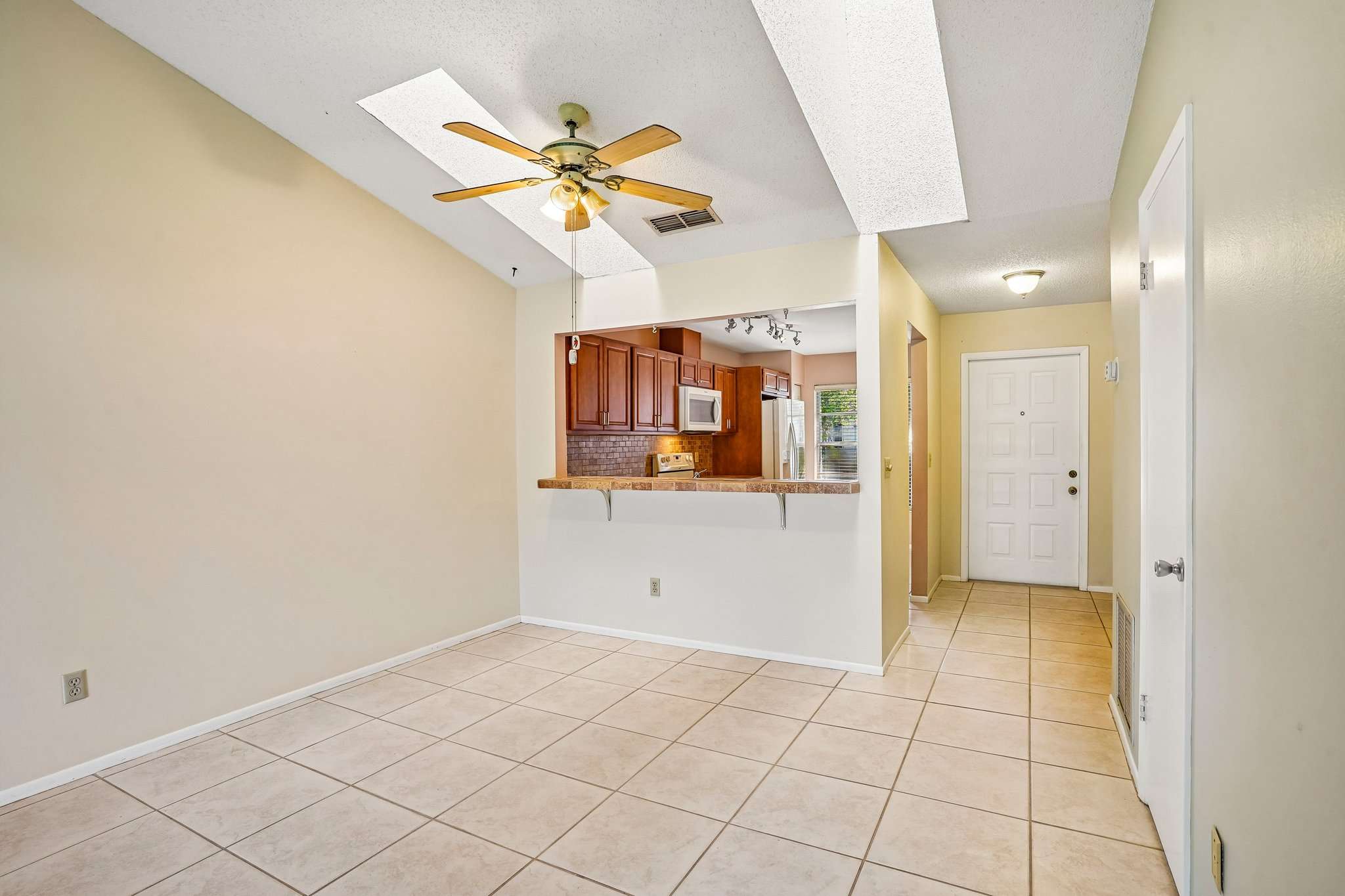 2 Bedroom condo for sale in Southport Condominium with Kristin Green-Vogt REALTOR