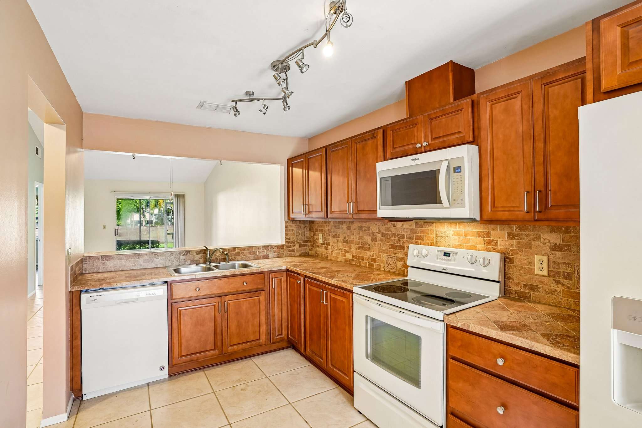 2 Bedroom condo for sale in Southport Condominium with Kristin Green-Vogt REALTOR